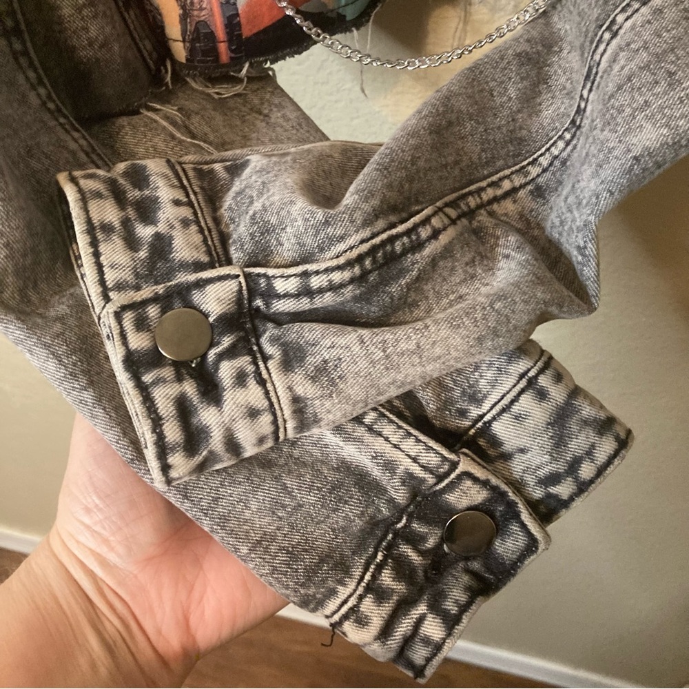 American Bazi Retro Acid Wash Cropped Denim Jacket With Chains Biker Bohemian 1X - Picture 14 of 16